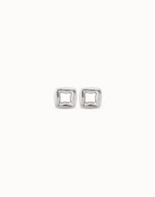 Load image into Gallery viewer, Plated Small Link Shaped Earrings